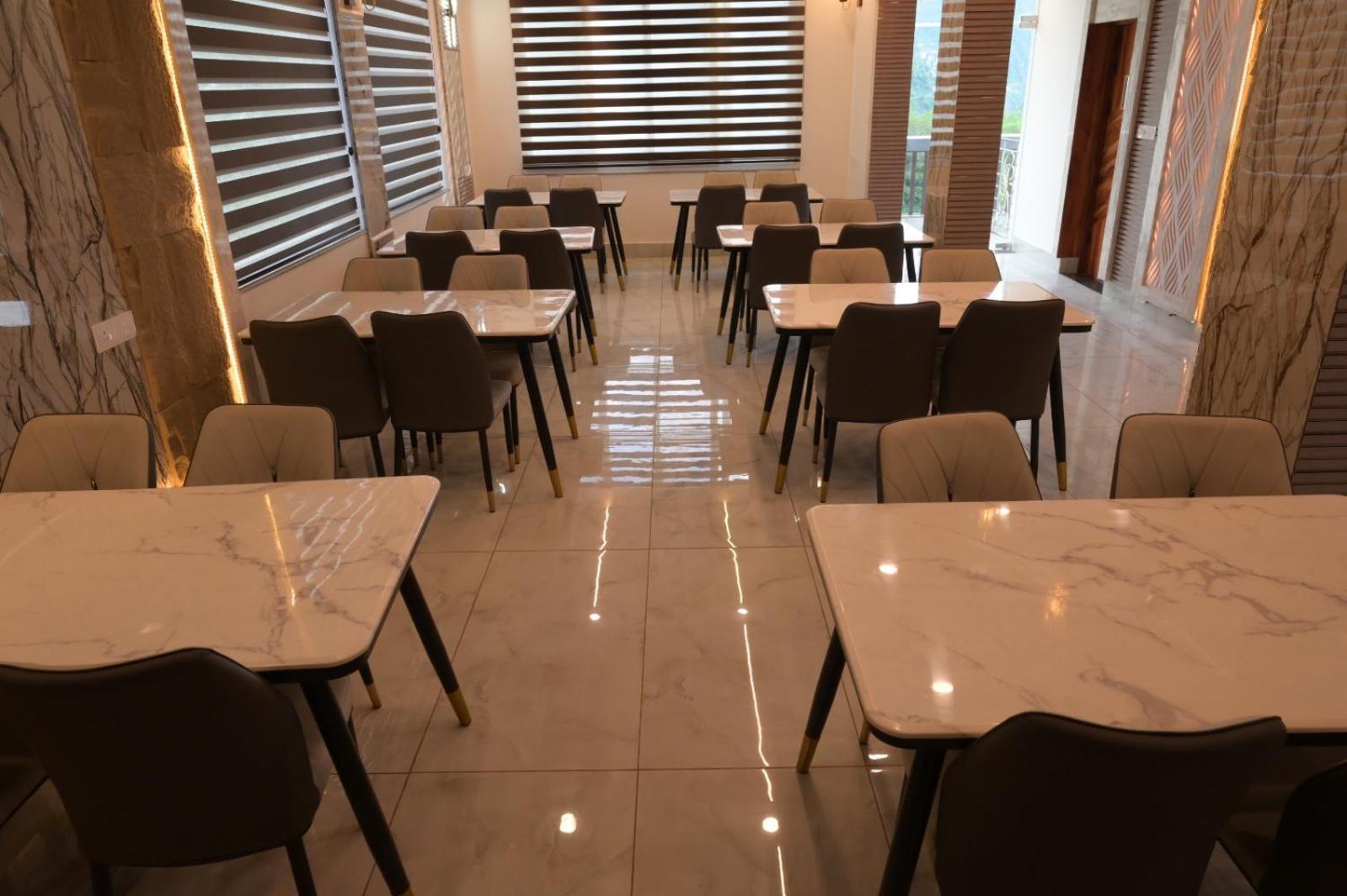 Hotel Udit Inn Rudraprayāg Buitenkant foto